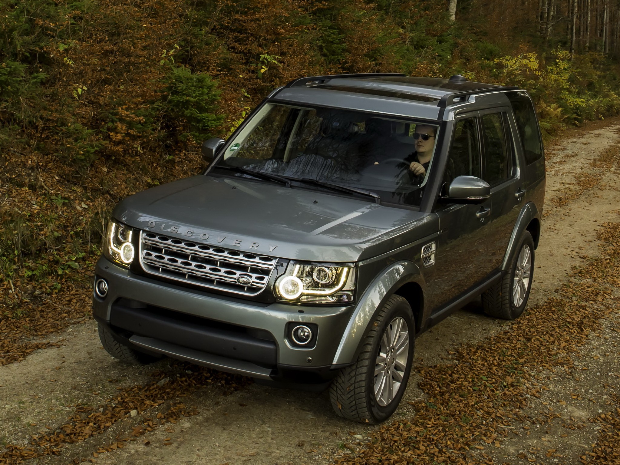 Land Rover Discovery photo 7
