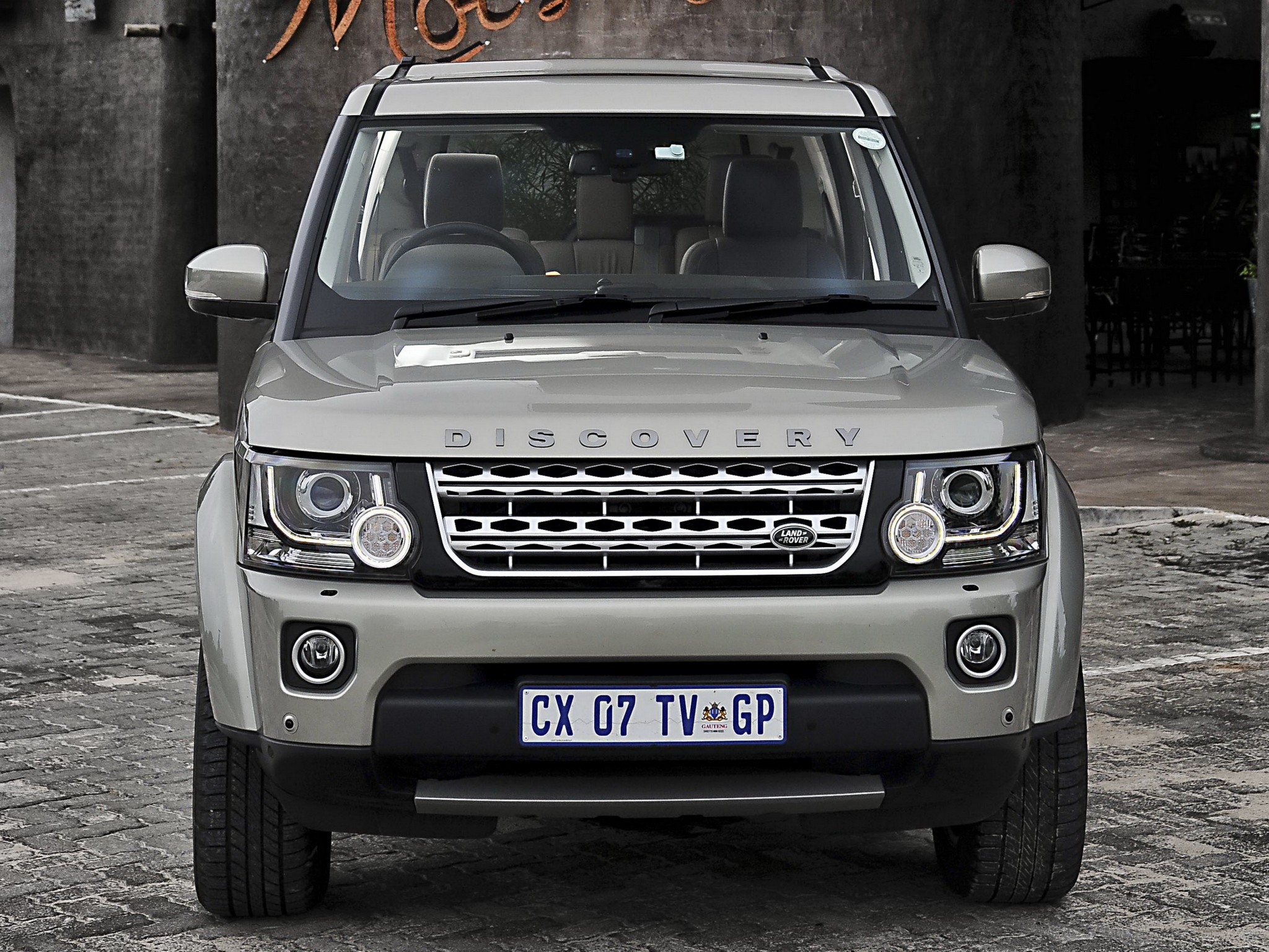 Land Rover Discovery photo 14