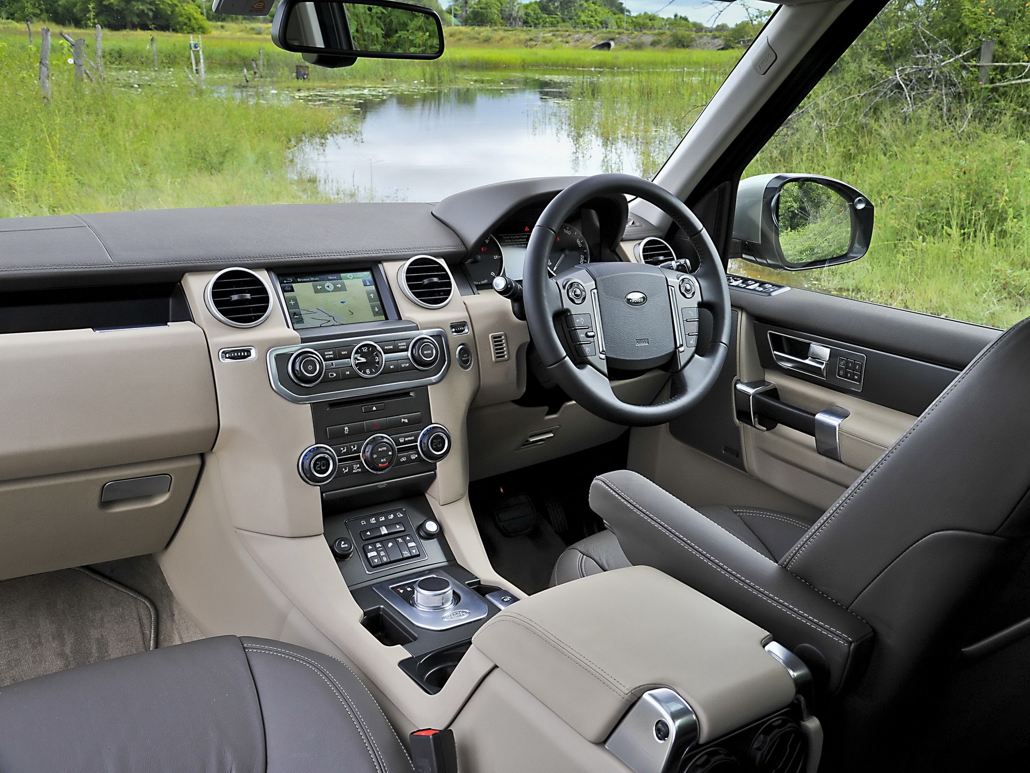 Land Rover Discovery photo 21