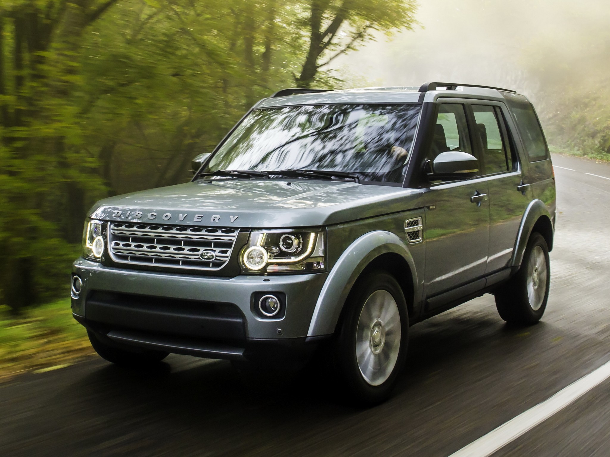Land Rover Discovery photo 5