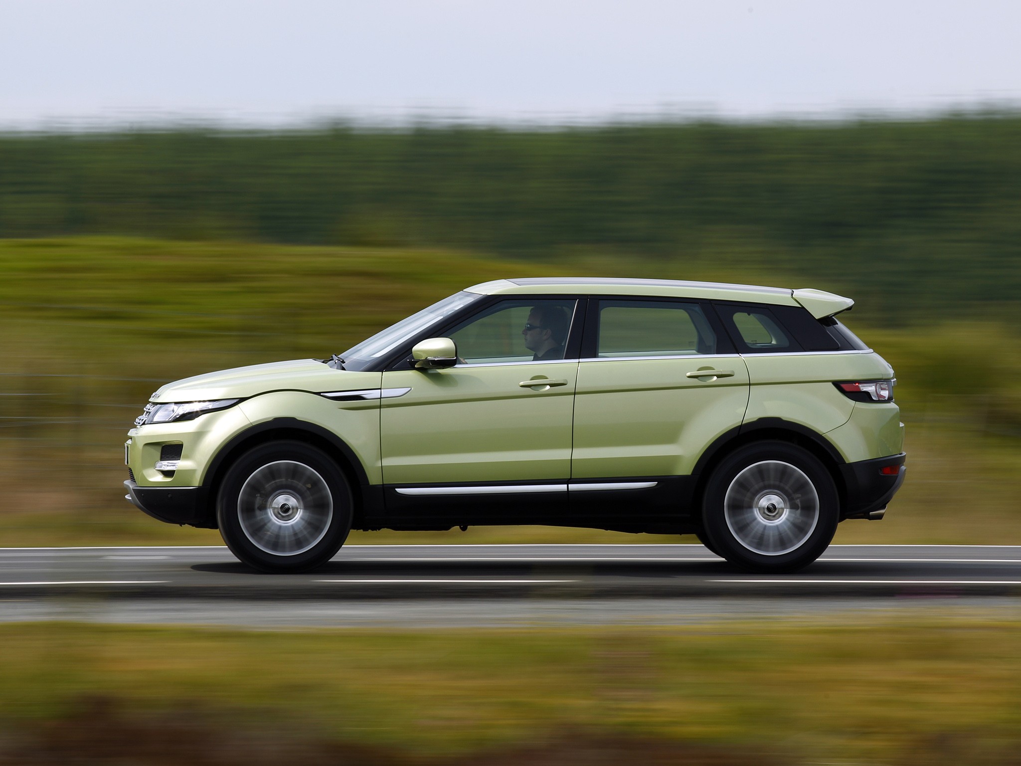 Land Rover Range Rover Evoque photo 30
