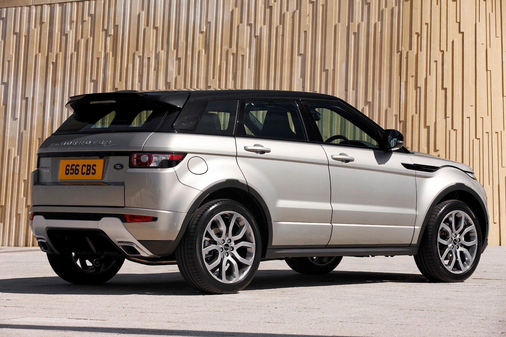 Land Rover Range Rover Evoque photo 12