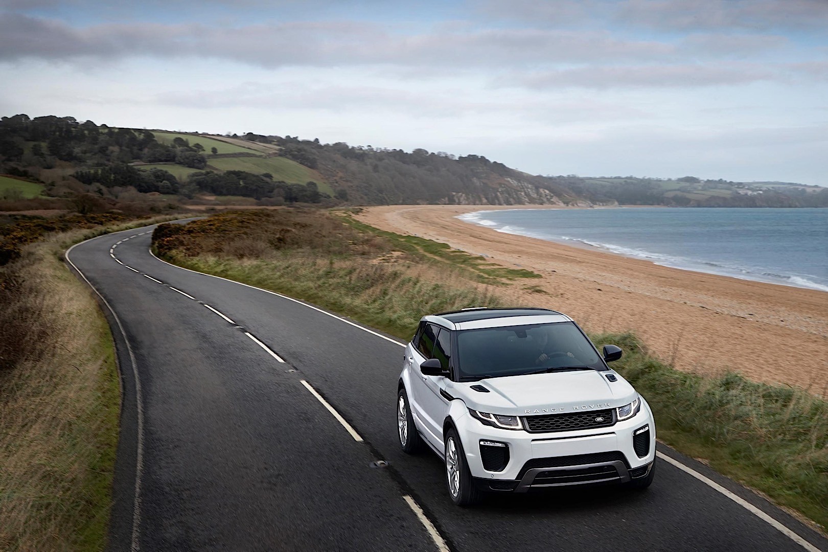 Land Rover Range Rover Evoque photo 2
