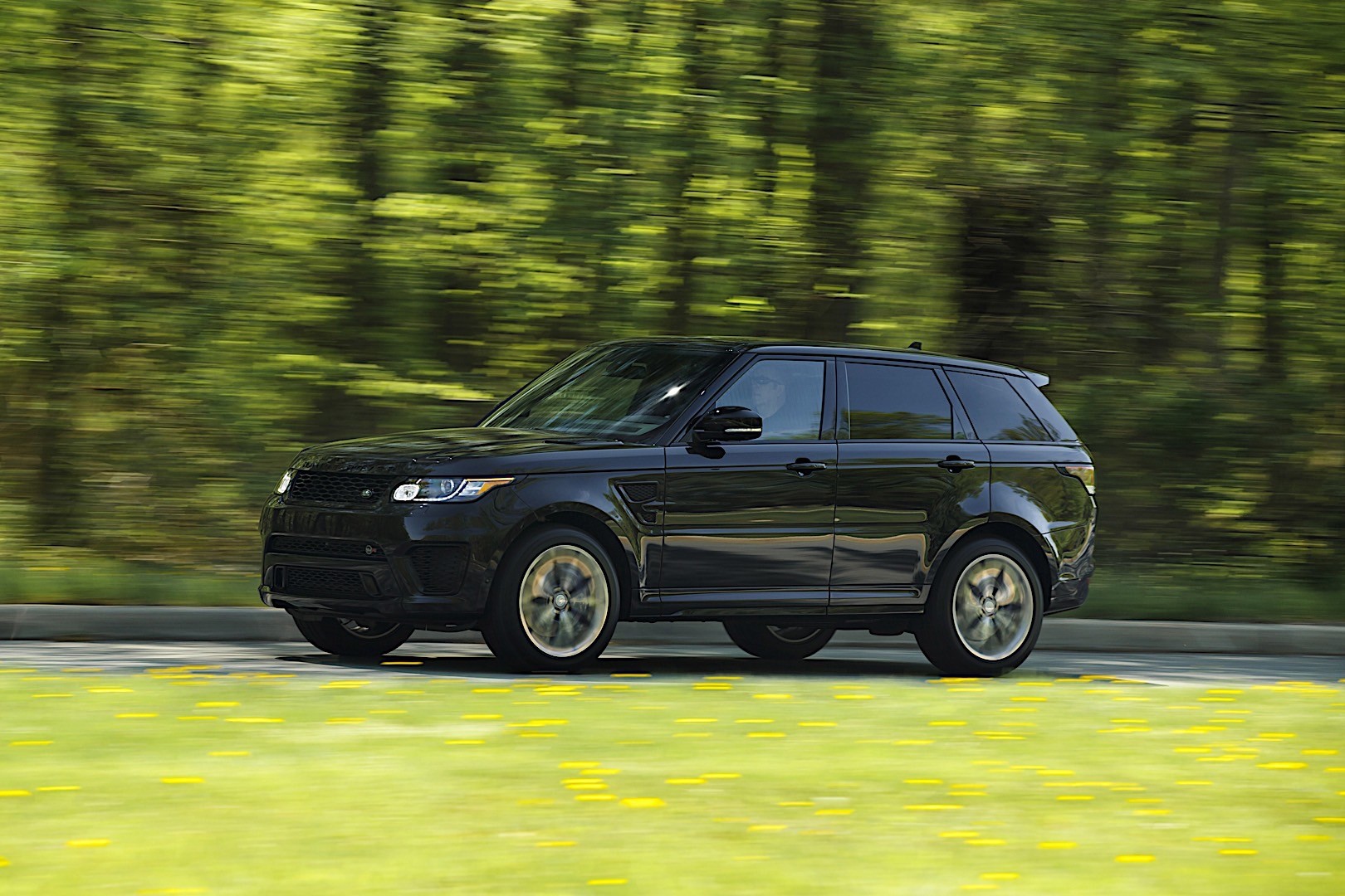 Land Rover Range Rover Sport Svr photo 5