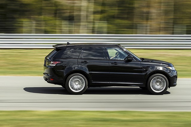 Land Rover Range Rover Sport Svr photo 11