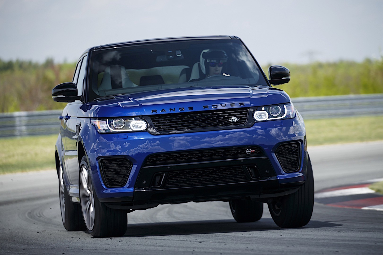 Land Rover Range Rover Sport Svr photo 13