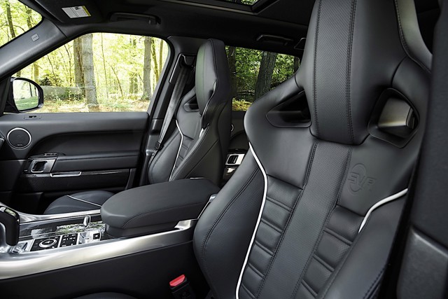 Land Rover Range Rover Sport Svr photo 26