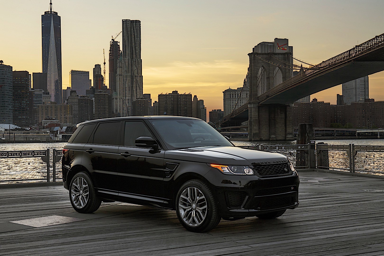 Land Rover Range Rover Sport Svr photo 20