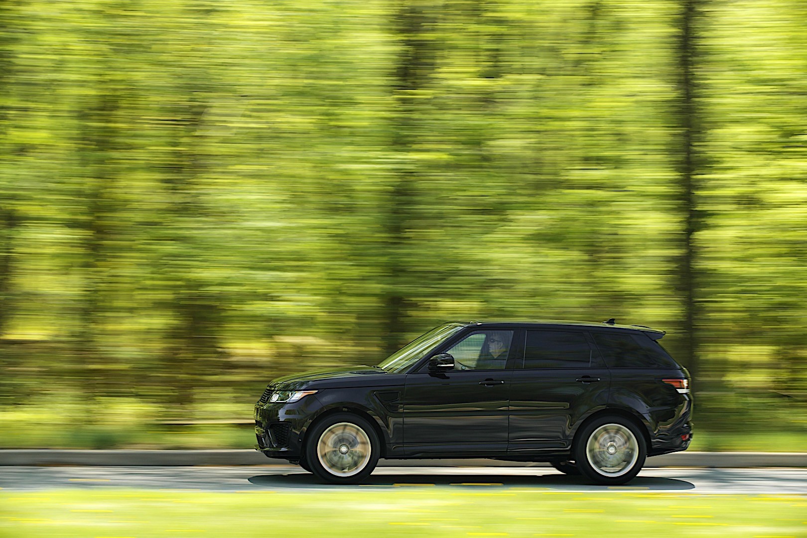 Land Rover Range Rover Sport Svr photo 3