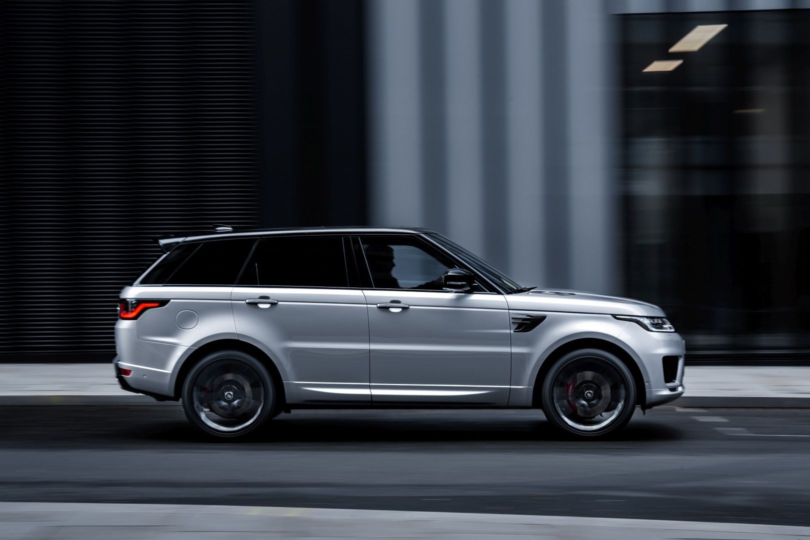 Land Rover Range Rover Sport photo 18
