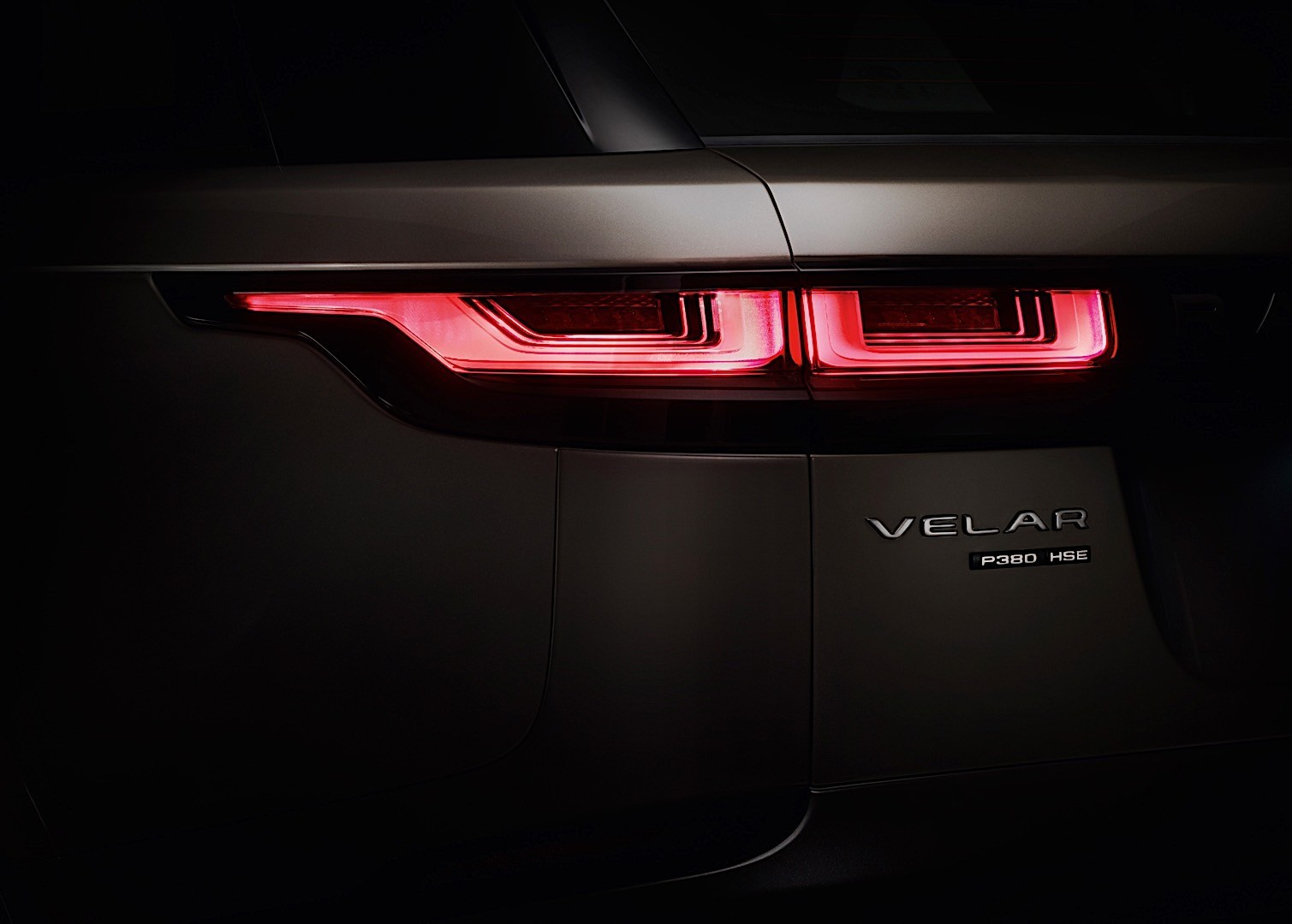 Land Rover Range Rover Velar photo 20