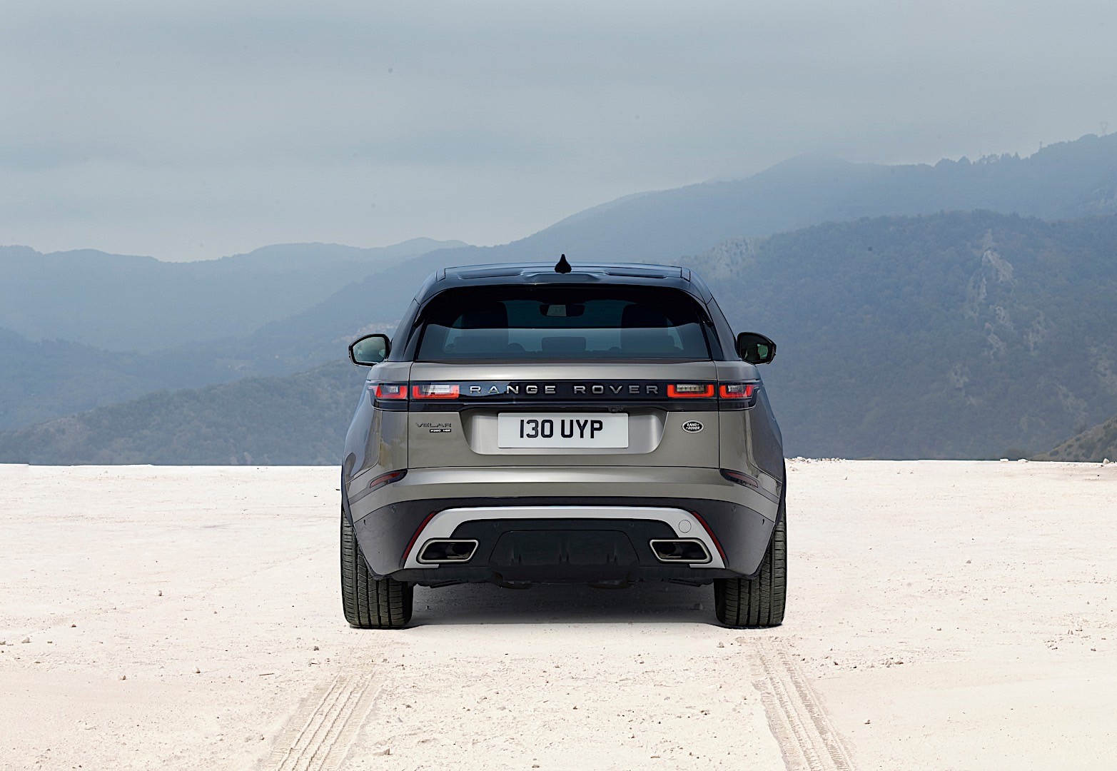 Land Rover Range Rover Velar photo 28