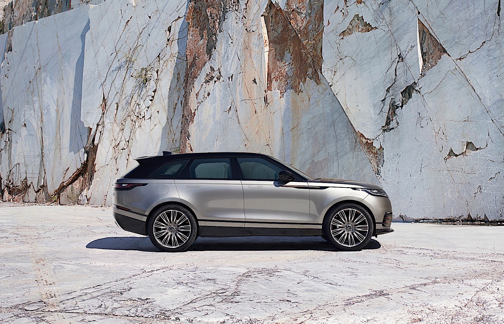 Land Rover Range Rover Velar photo 33