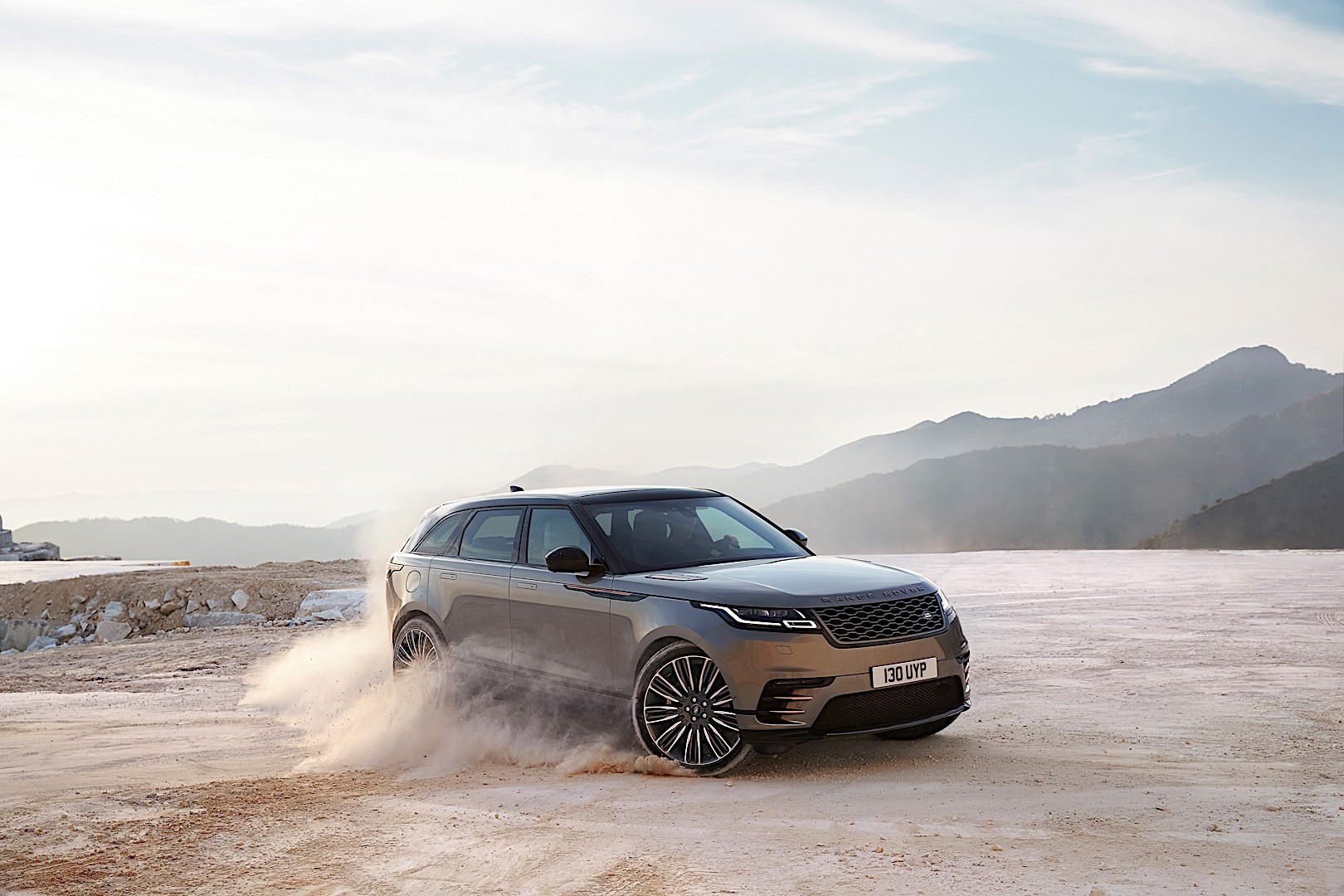 Land Rover Range Rover Velar photo 34