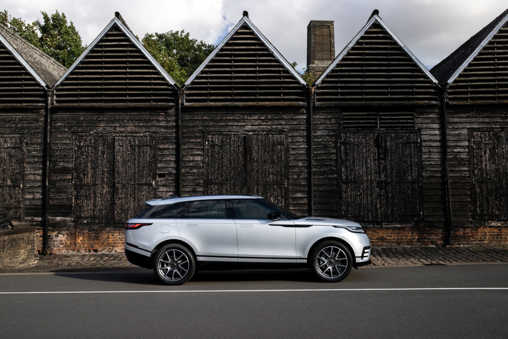 Land Rover Range Rover Velar photo 37