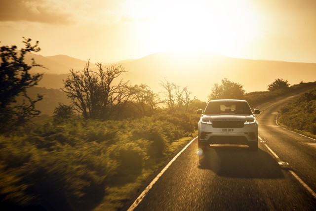 Land Rover Range Rover Velar photo 38