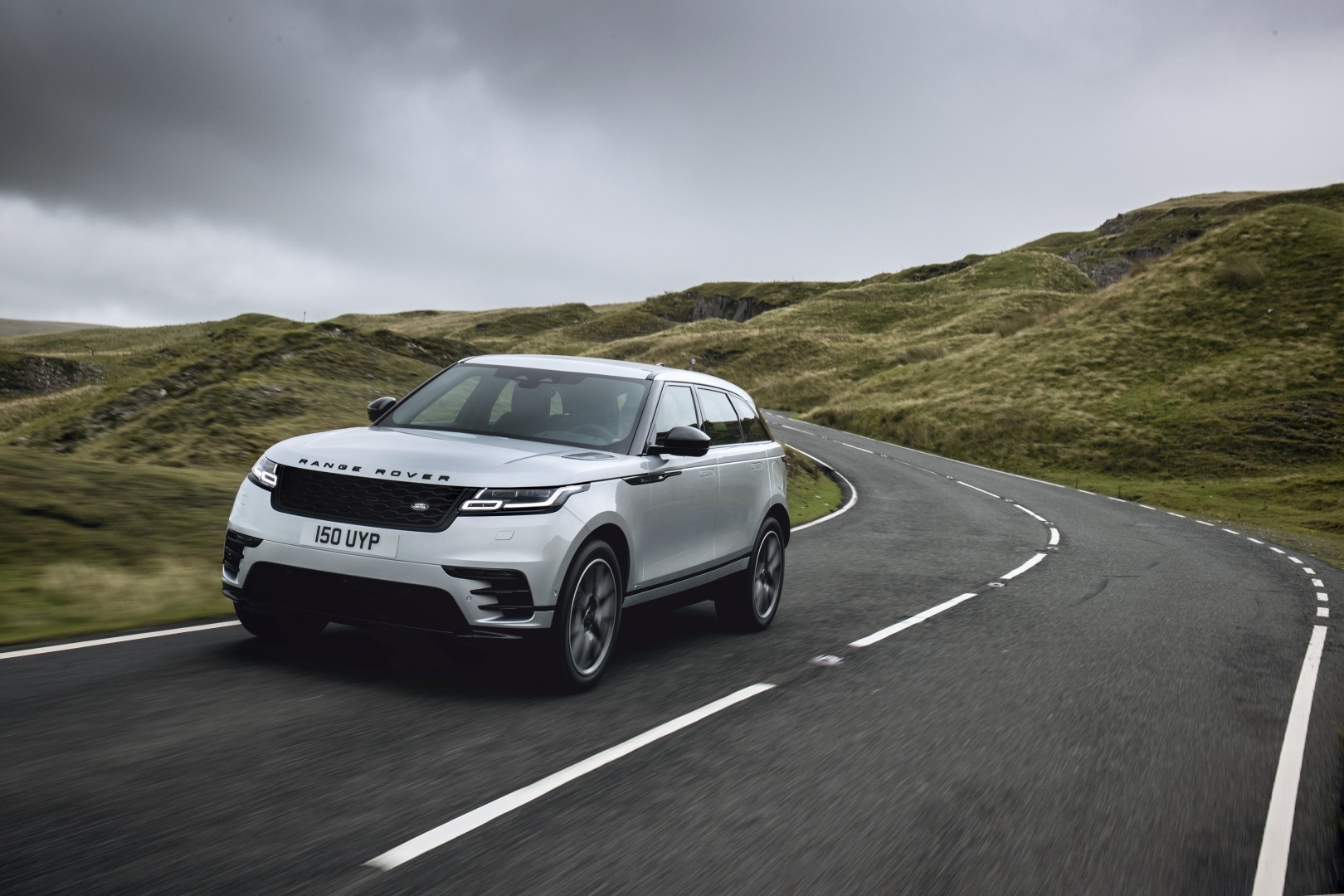 Land Rover Range Rover Velar photo 40