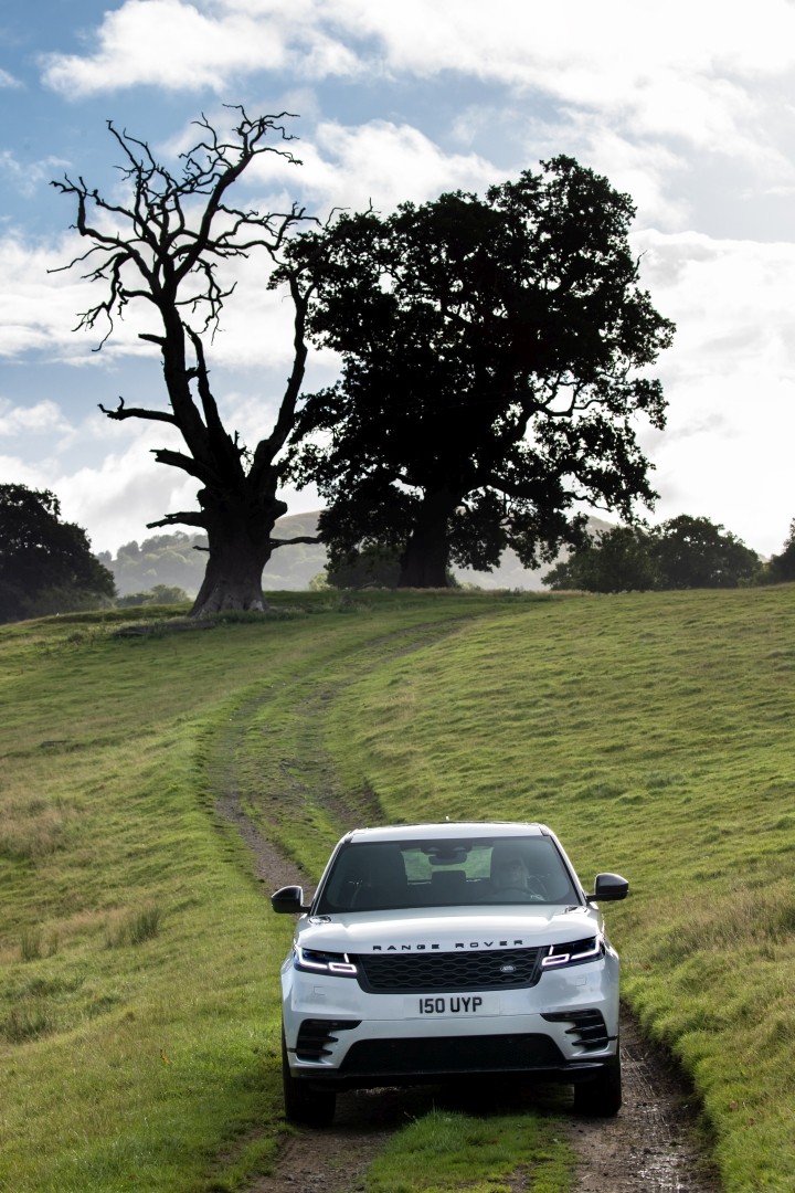 Land Rover Range Rover Velar photo 43