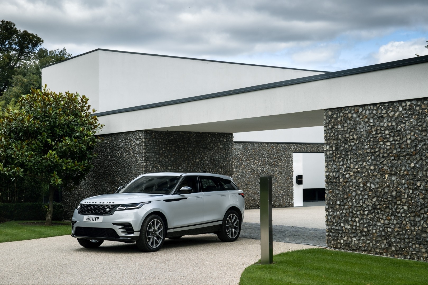 Land Rover Range Rover Velar photo 47