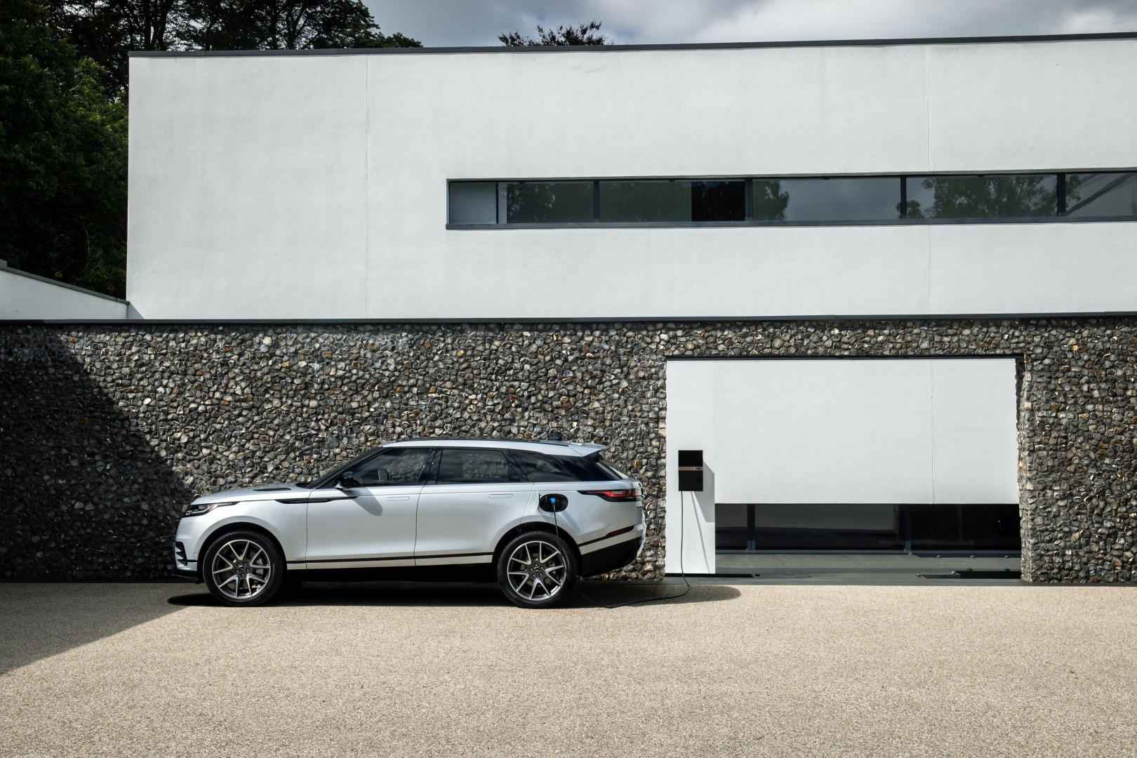 Land Rover Range Rover Velar photo 51