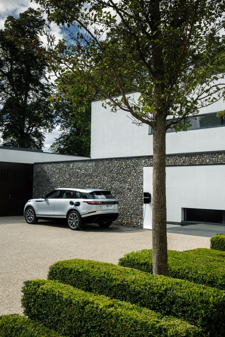Land Rover Range Rover Velar photo 52