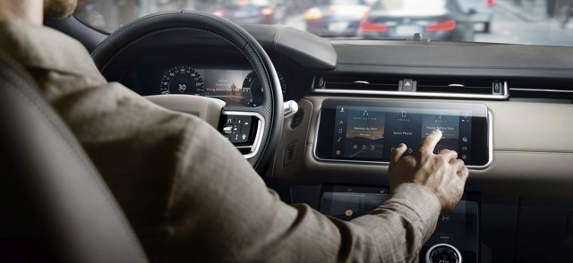 Land Rover Range Rover Velar photo 81
