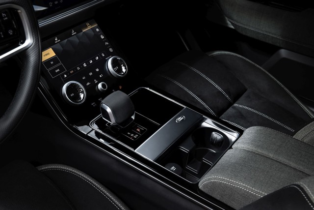 Land Rover Range Rover Velar photo 85
