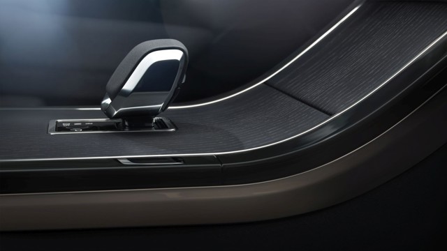 Land Rover Range Rover Velar photo 37