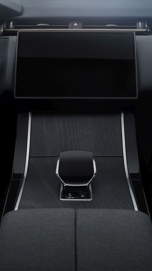 Land Rover Range Rover Velar photo 38