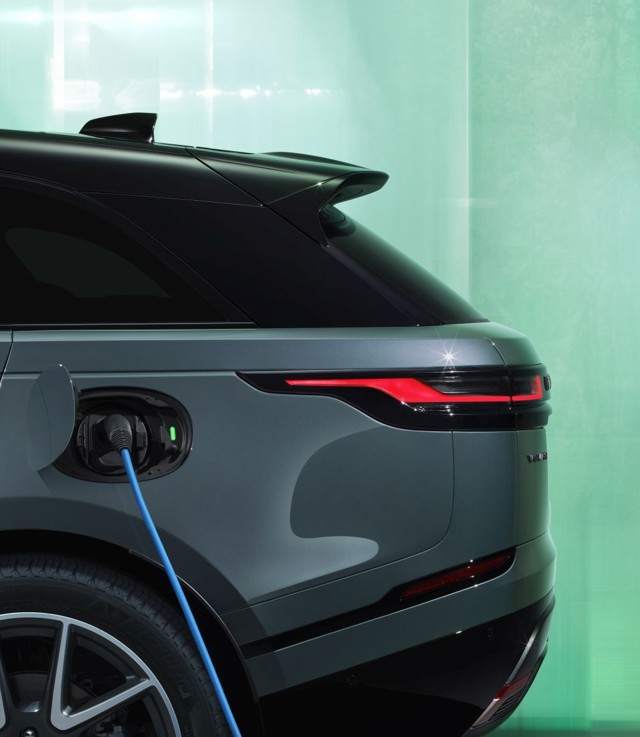 Land Rover Range Rover Velar photo 11