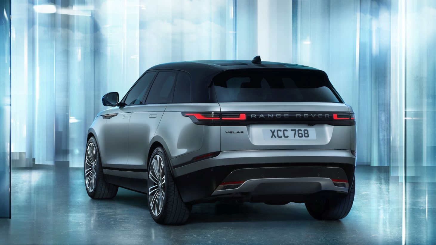 Land Rover Range Rover Velar photo 22