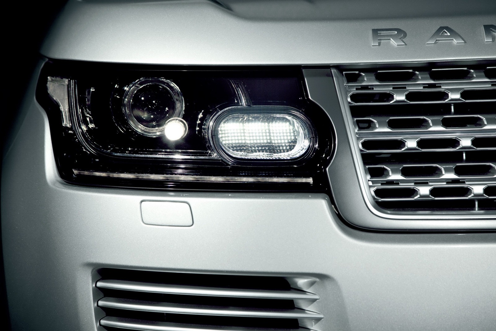 Land Rover Range Rover photo 9