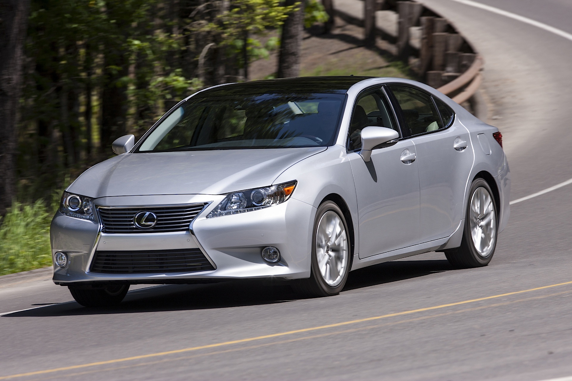 Lexus Es photo 13