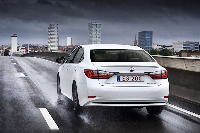 Lexus Es photo 13