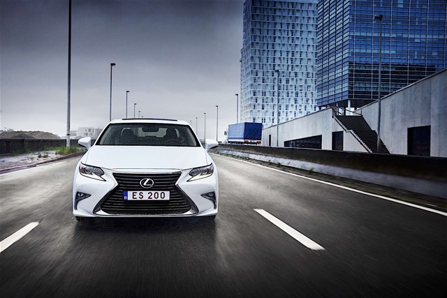 Lexus Es photo 15
