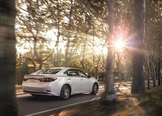 Lexus Es photo 30