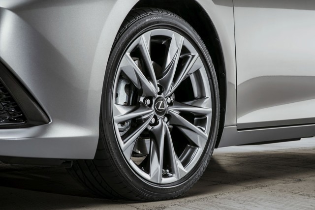 Lexus Es photo 13