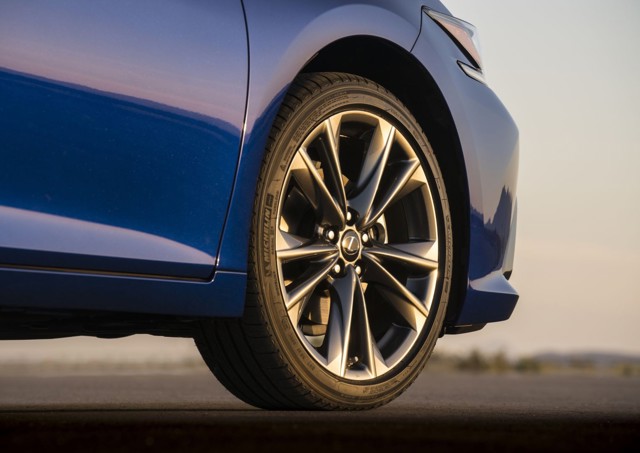 Lexus Es photo 32