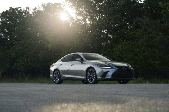LEXUS ES