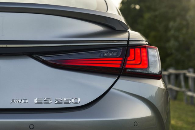 Lexus Es photo 8