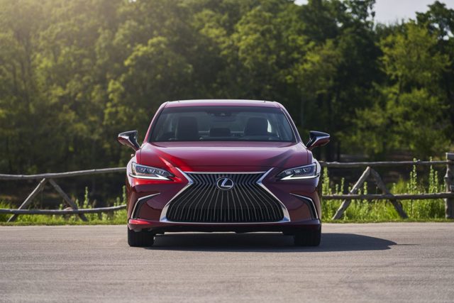 Lexus Es photo 14