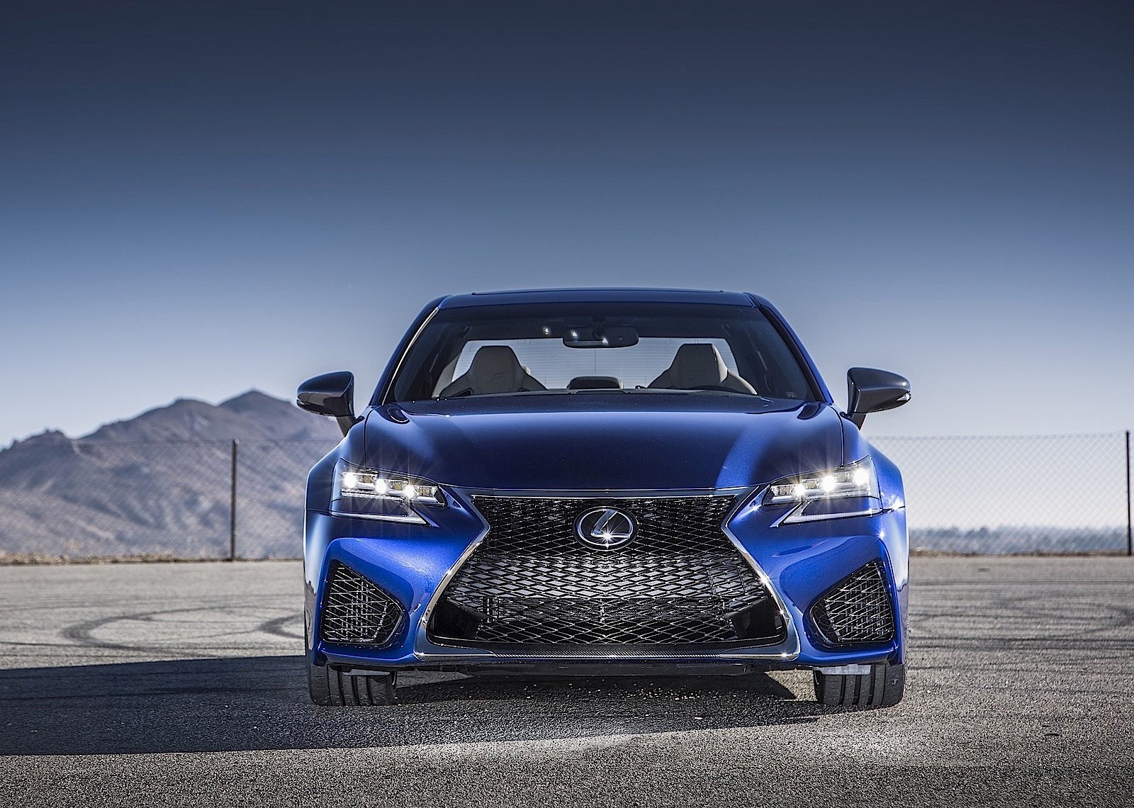 Lexus Gs F photo 9