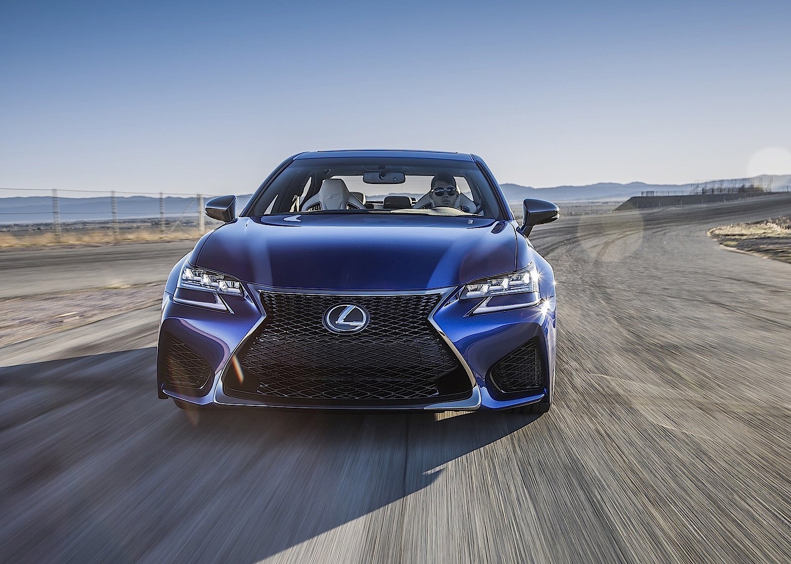 Lexus Gs F photo 10