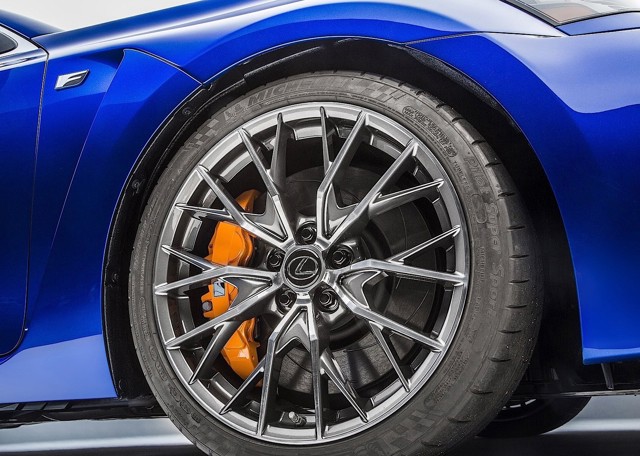 Lexus Gs F photo 16