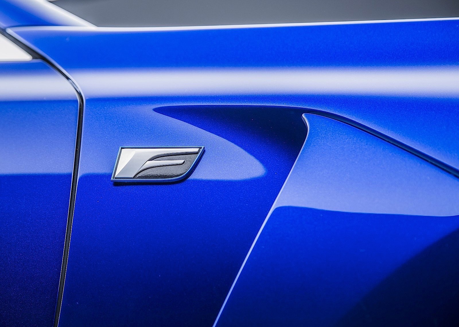 Lexus Gs F photo 28
