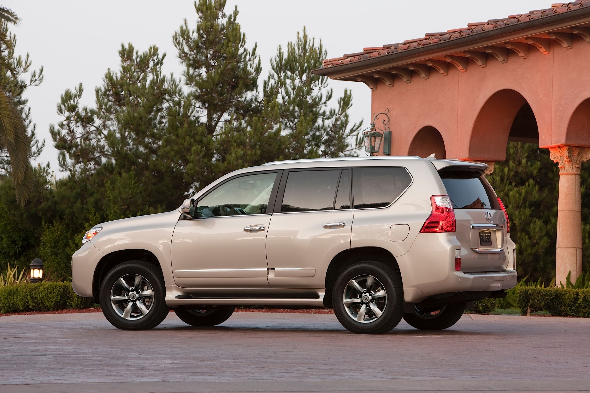 Lexus Gx photo 13
