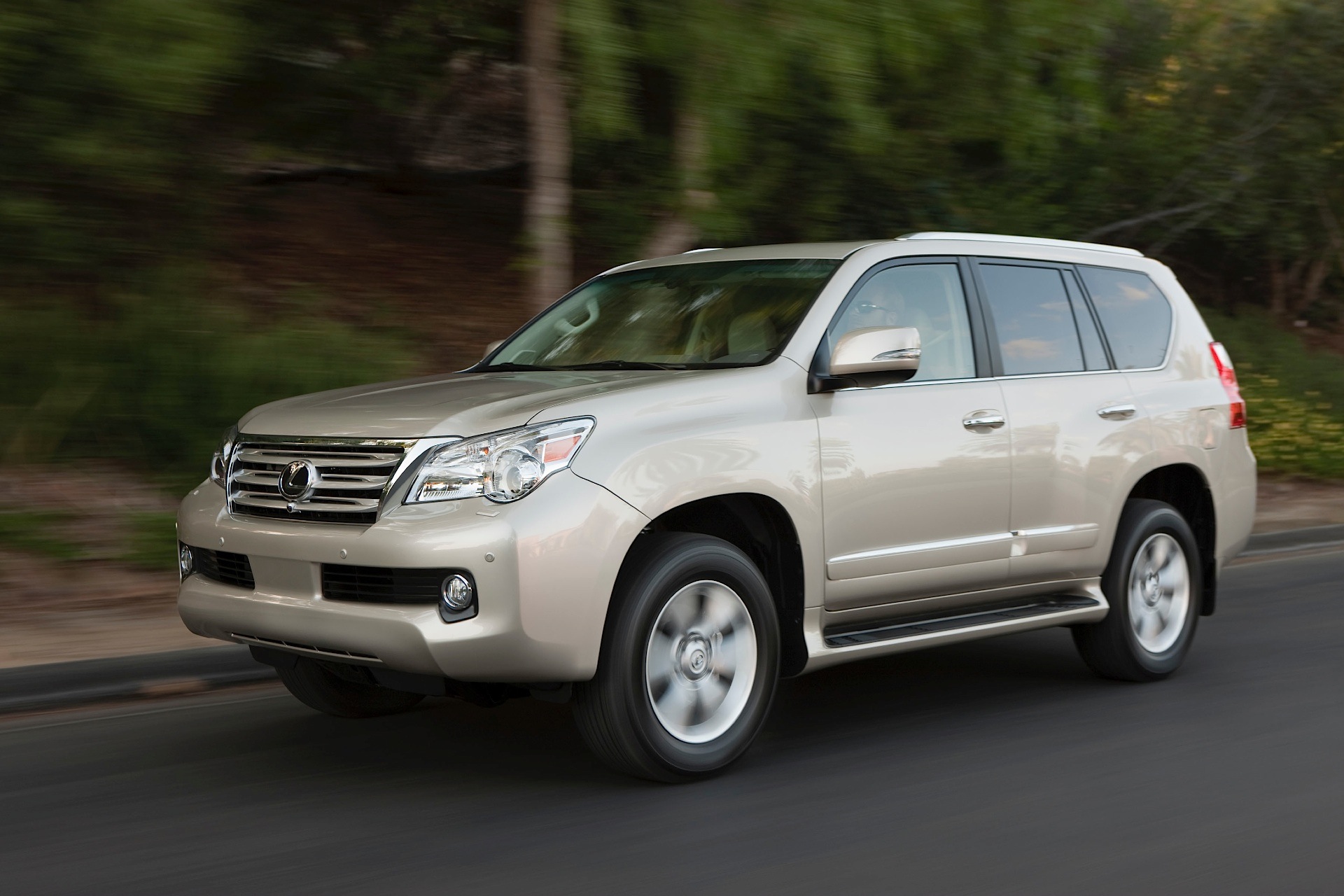 Lexus Gx photo 2