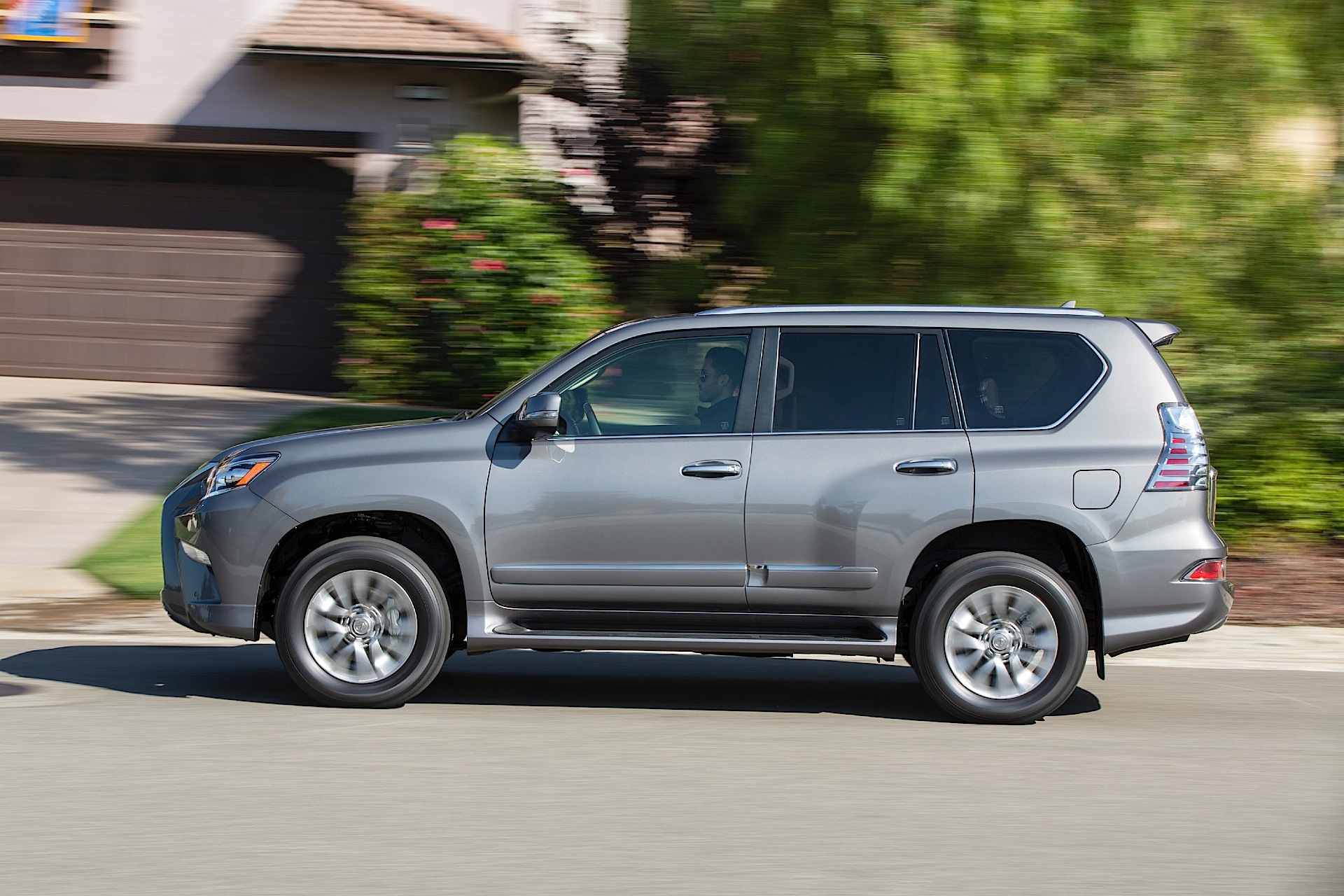 Lexus Gx photo 7