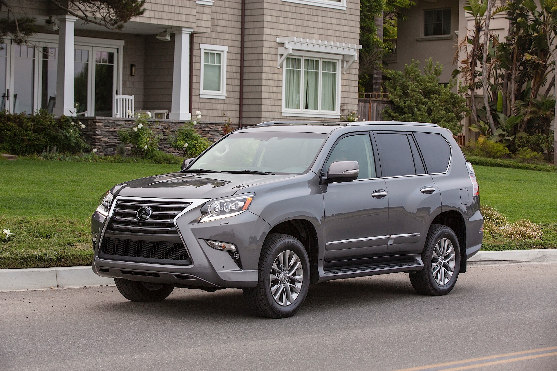 Lexus Gx photo 15
