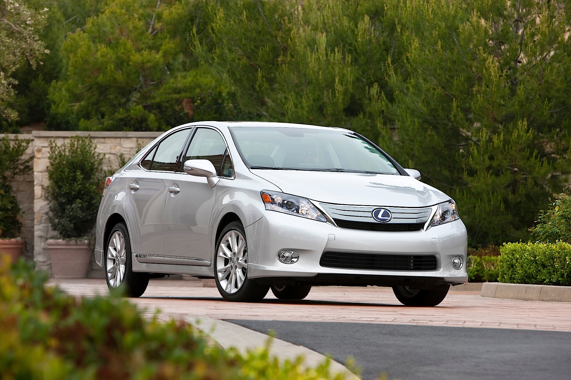 Lexus Hs photo 12